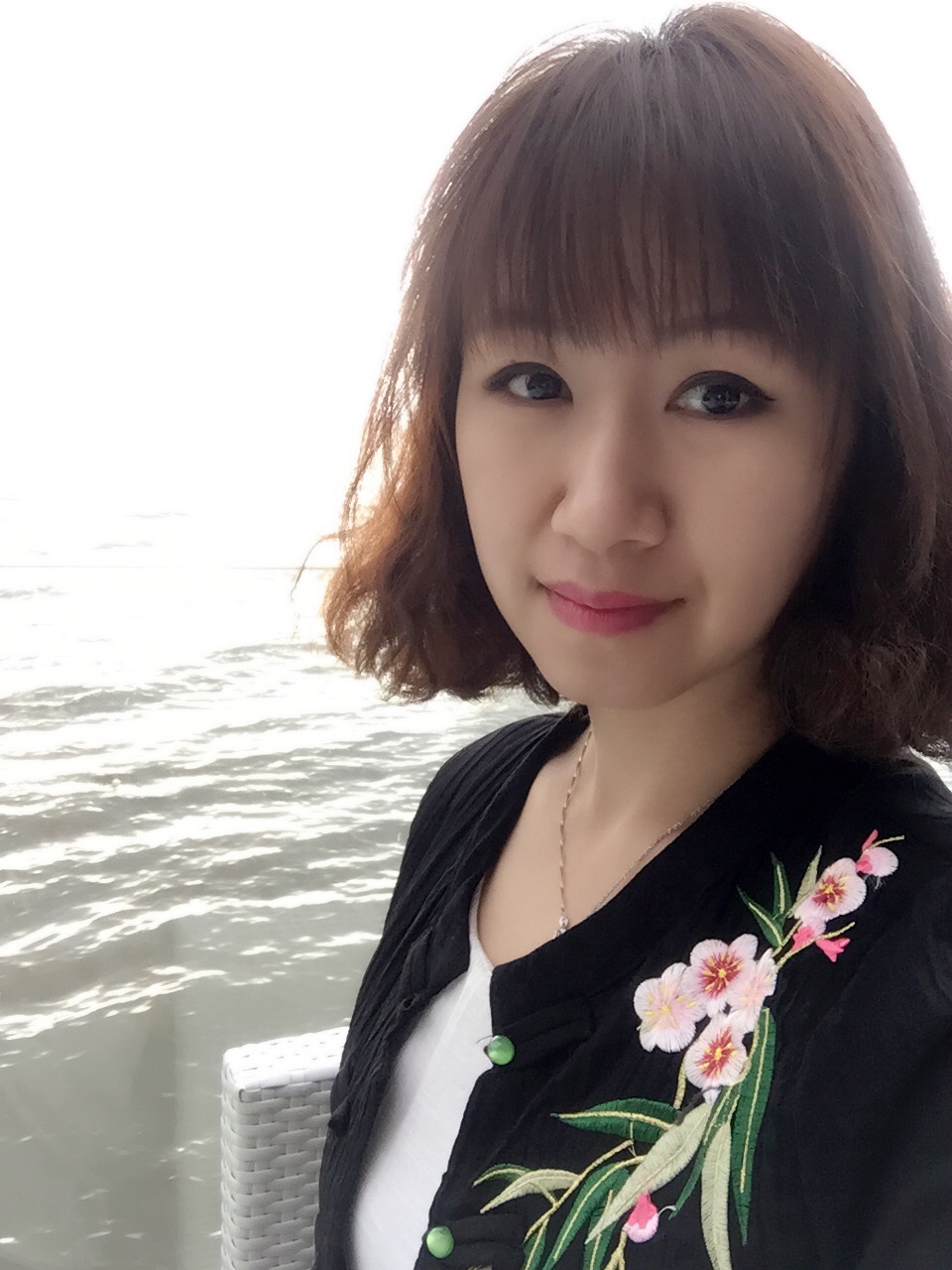 内乡人口碑_美女内内