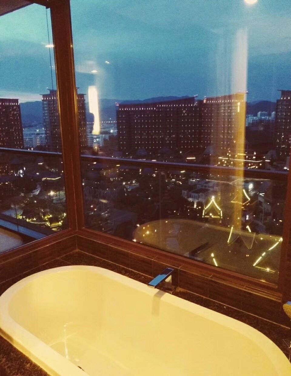 wKgBZ1mX-YSAe2rwAAMrDLV-GN898.jpeg?imageView2%2F2%2Fw%2F600%2Fh%2F600%2Fq%2F90