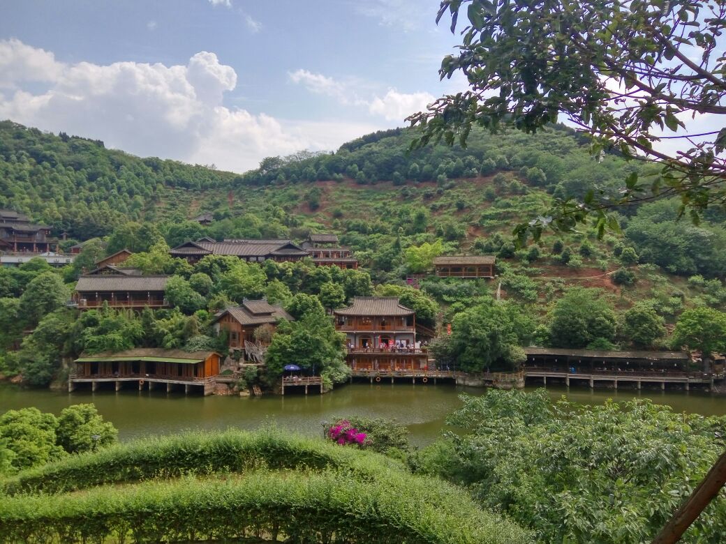 成都龙泉山庄人均消费_成都龙泉山庄(3)