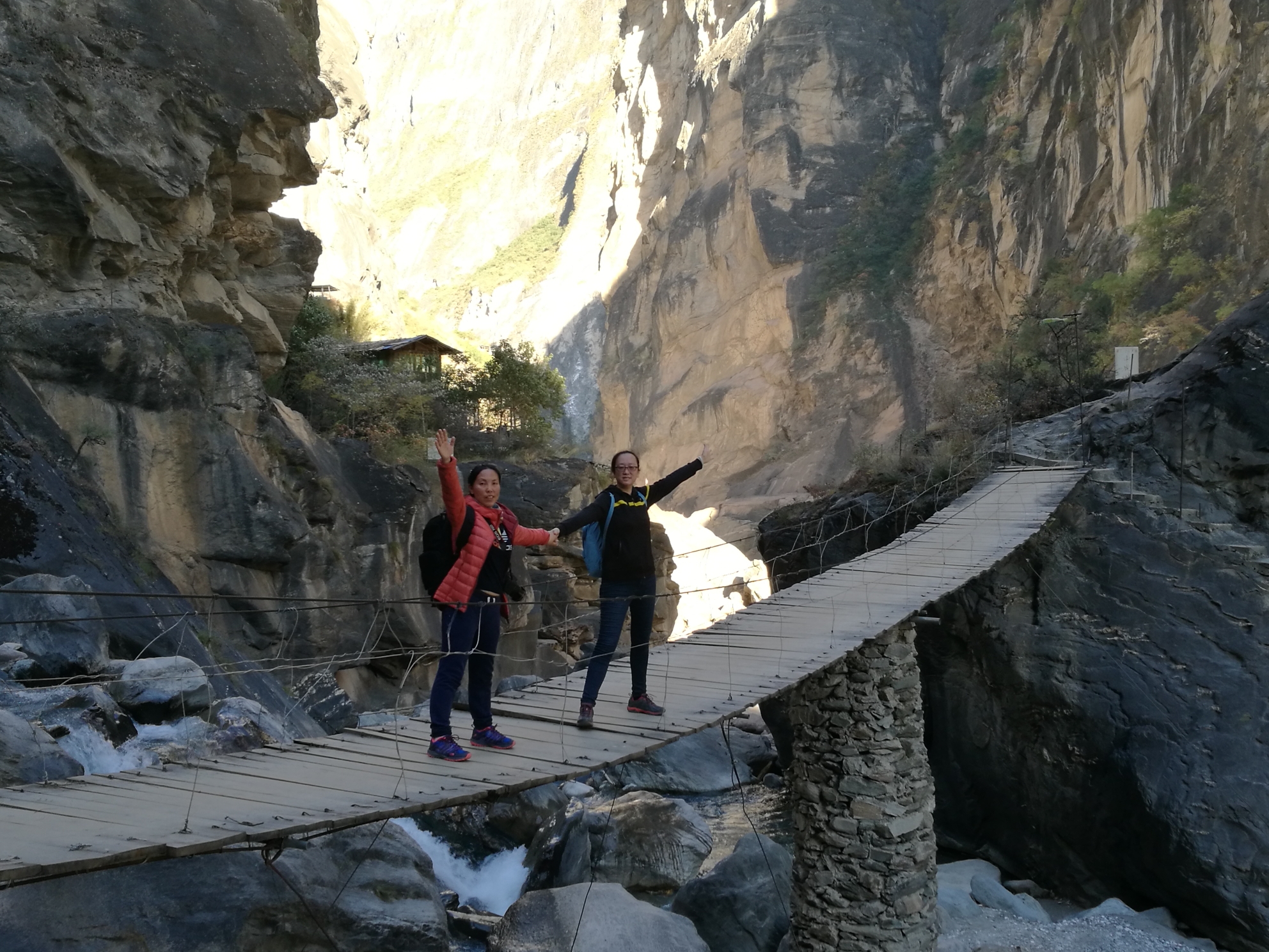 wKgBZ1oeNUSAJShJAB1bunyLiUM80.jpeg?imageView2%2F2%2Fw%2F600%2Fh%2F600%2Fq%2F90