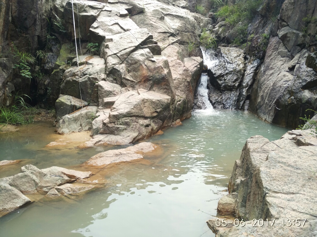 珠海凤凰山银坑小九寨溯溪