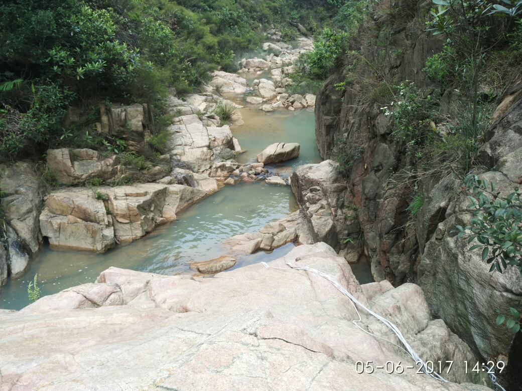 珠海凤凰山银坑小九寨溯溪