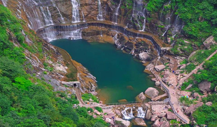 新乡八里沟景区