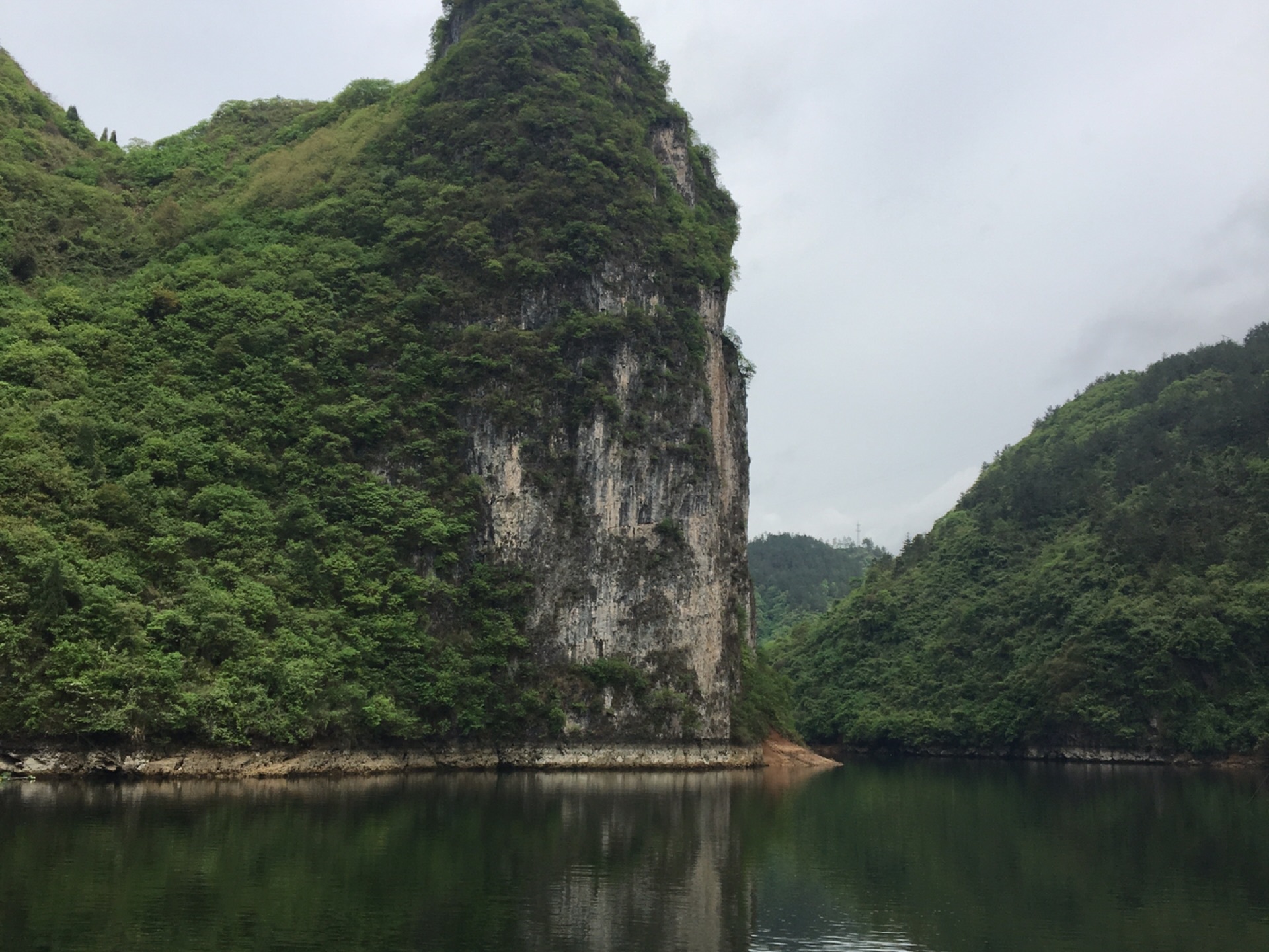 云贵人口有多少_云贵高原(2)