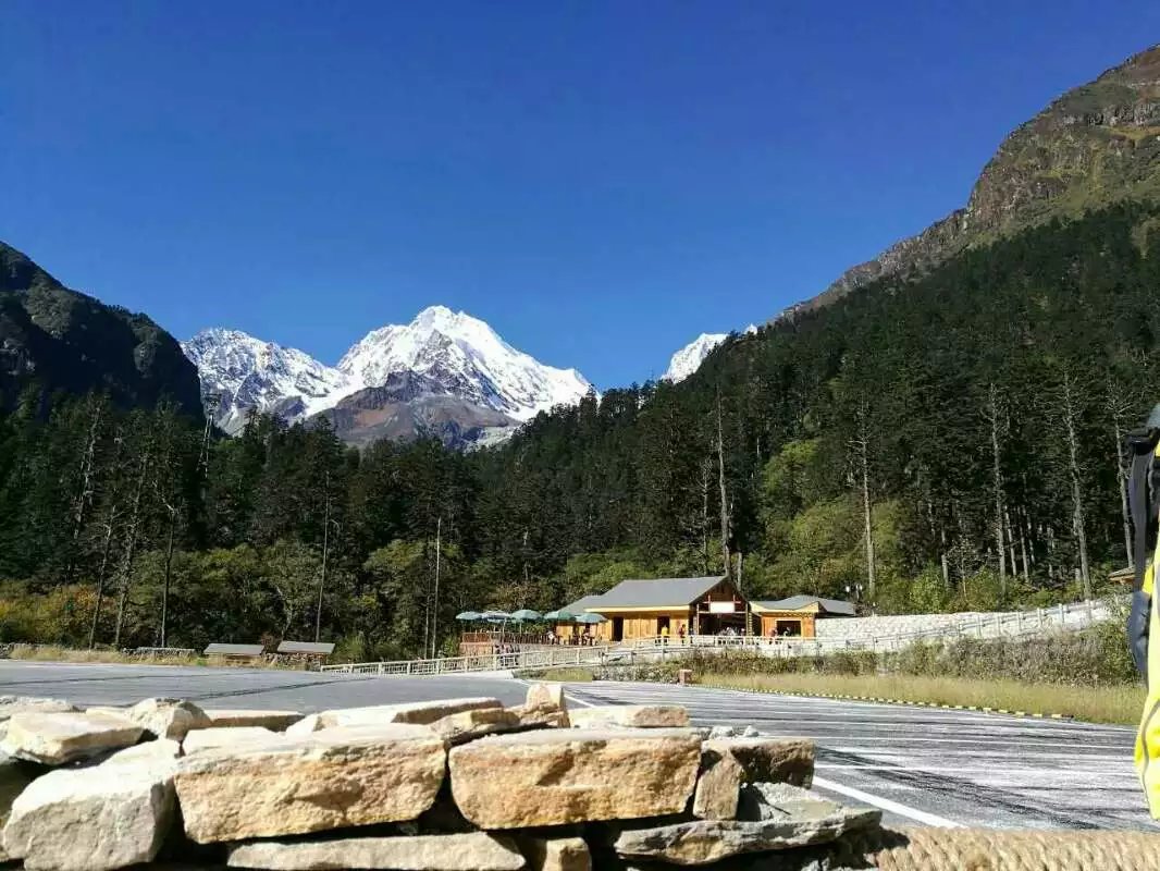 稻城亚丁川藏线林芝拉萨拼车纯玩自由行10日