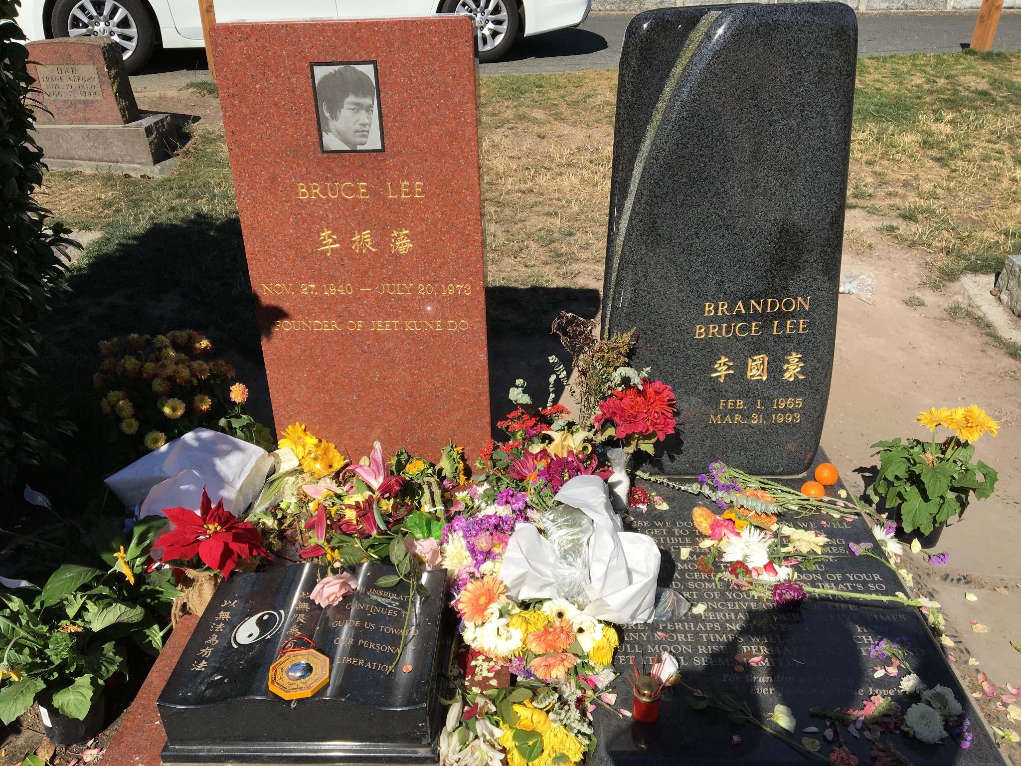 李小龙墓地         