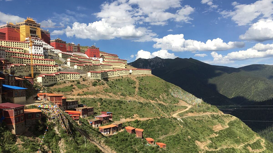 噶陀寺堪称