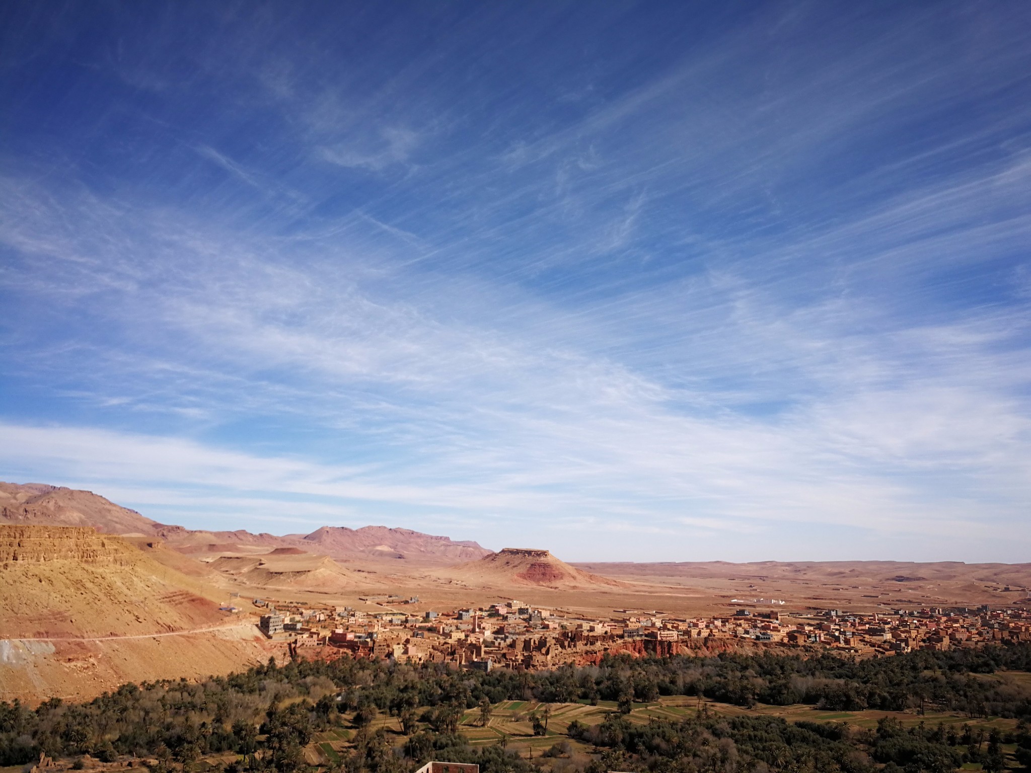 下午我们会穿越壮丽的【达德斯谷地(gorges du dades)】,去到另外一个