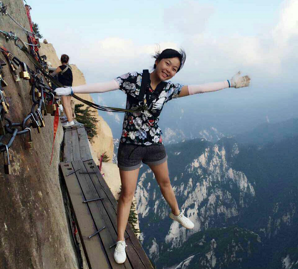 品味华山之绝美,在体力许可的情况下,非走华山峪道,经千尺幢,百尺峡