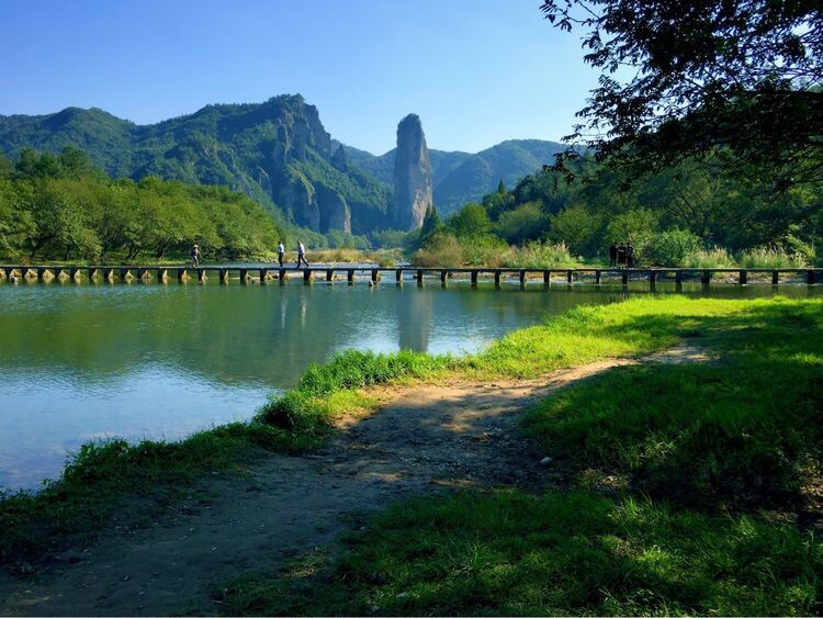 浙江仙都鼎湖峰(手机拍摄)