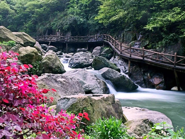 自驾游旅游攻略最全 wKgBZ1oKZDiABSzCAAPjAUbvLDE26.jpeg?imageView2%2F2%2Fw%2F600%2Fh%2F600%2Fq%2F90