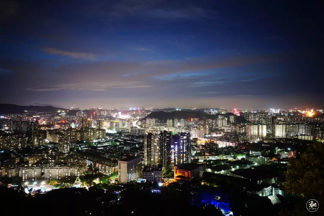 深圳龙岗求水山公园:一比一仿制长城,还有超美夜景!
