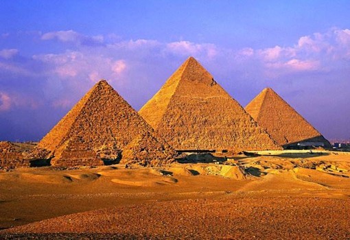 吉萨金字塔灯光秀