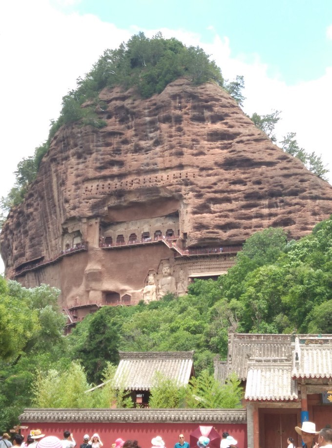 凿在悬崖壁上的东方雕塑馆——天水麦积山石窟