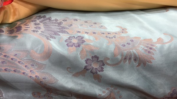 如何装被单 wKgBEFs2fWSALT4-AA8iBnwTblA62.jpeg?imageView2%2F2%2Fw%2F600%2Fh%2F600%2Fq%2F90