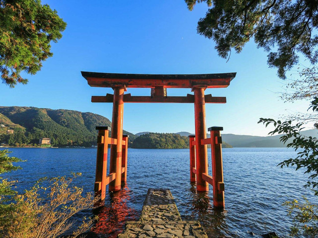 箱根1日游箱根芦之湖湖上鸟居箱根神社大涌谷御殿场奥特莱斯