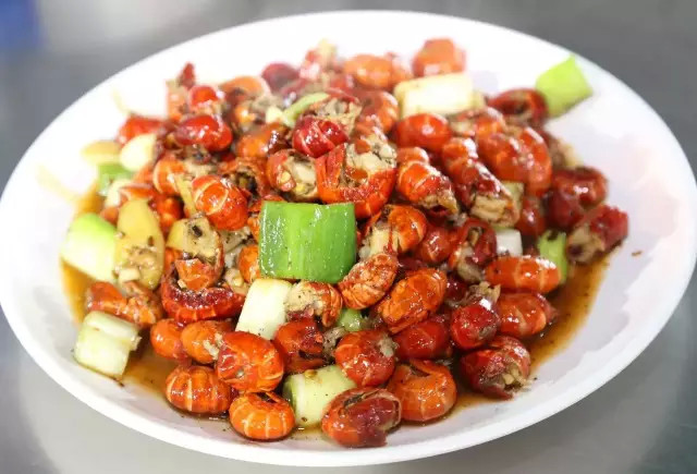 晚上从郑州开车到新密吃夜市,哪家的炒虾尾最