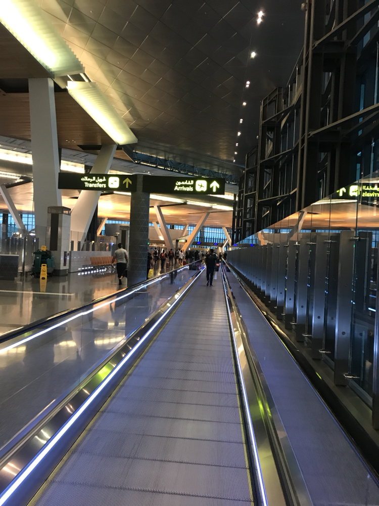 多哈 哈马德机场转机 1小时15分钟够吗?