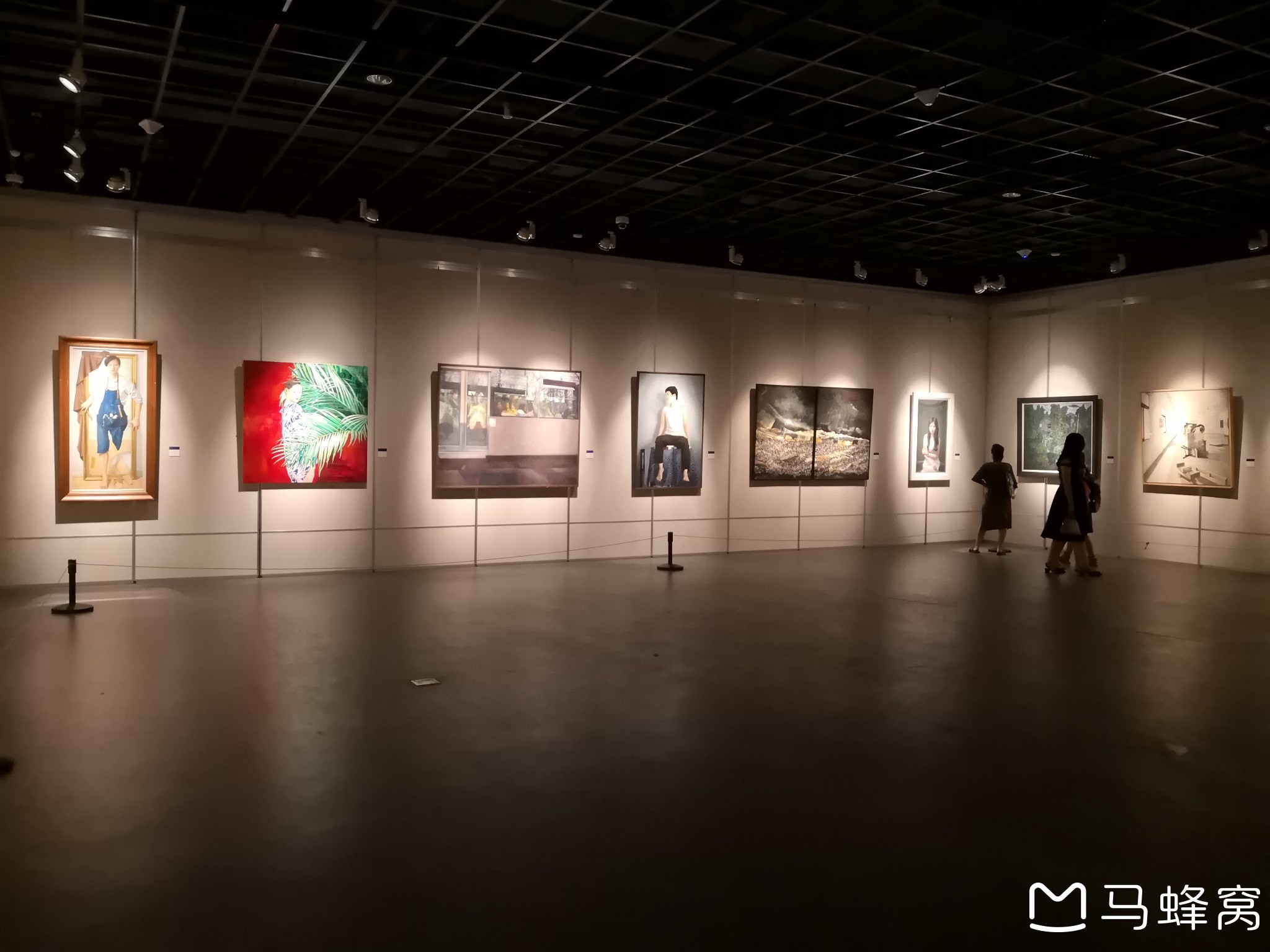 周日与家人参观游览浙江美术馆的画展