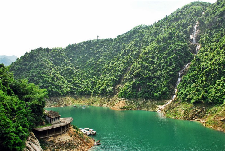 东江湖莽山森林公园蔡伦竹海4天3晚跟团游纯玩无购物双高龙景峡谷撩云