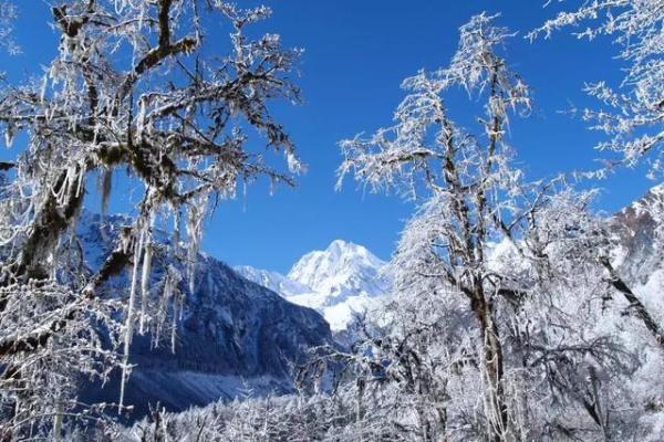 全国最好的国道 wKgBEFpDmReANj1eAAFXIL3NJrM27.jpeg?imageView2%2F2%2Fw%2F600%2Fh%2F600%2Fq%2F90