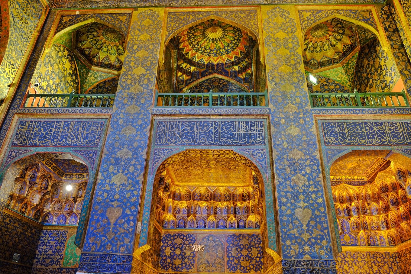 阿尔达比勒 马蜂窝