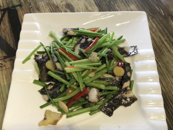 怎么炒芹菜饼 wKgED1u1-pGAFy5BABh90IBg21033.jpeg?imageView2%2F2%2Fw%2F600%2Fh%2F600%2Fq%2F90