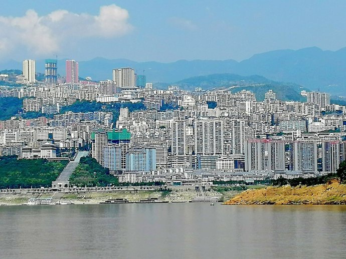 重庆市旅游 巫山县旅游攻略 巫山新县城——长江水道上的维多利亚港湾