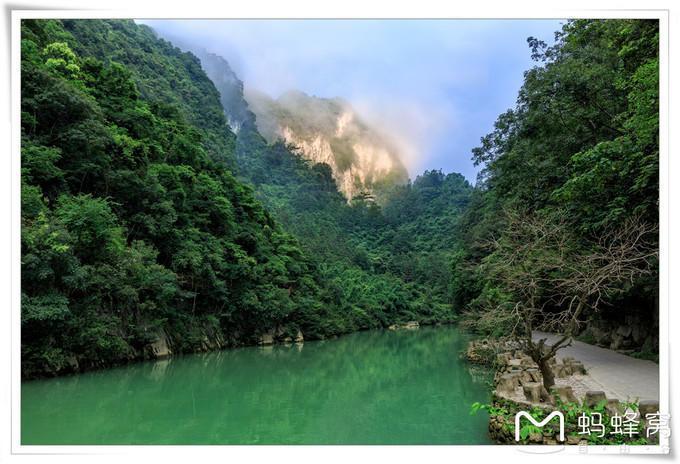 旅游攻略贵州荔波 wKgED1xKenyAbfv5AAIjAy8bLik96.jpeg?imageView2%2F2%2Fw%2F680%2Fq%2F90%7CimageMogr2%2Fstrip%2Fquality%2F90