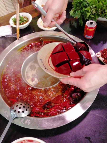 飞机场附近的火锅 wKgEaVyNdlmAQKu4AApaKSm-v5g99.jpeg?imageView2%2F2%2Fw%2F600%2Fh%2F600%2Fq%2F90