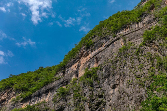 小三峡和小小三峡哪个更值得一游 wKgEaVzVFpGAR1LJABOd1rTesLk67.jpeg?imageView2%2F2%2Fw%2F680%2Fq%2F90%7CimageMogr2%2Fstrip%2Fquality%2F90