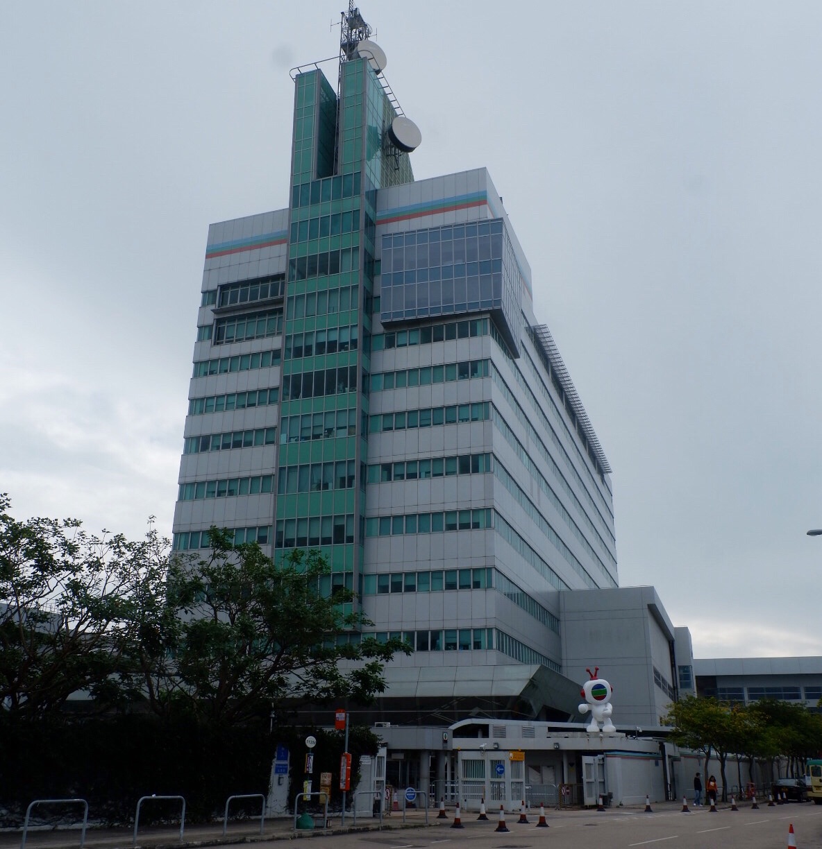 我们直接坐公交车到最远的将军澳 想看看tvb大楼 去将军澳的那条线路