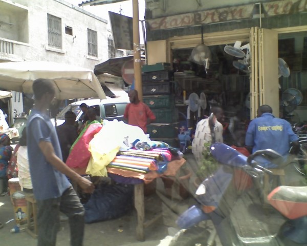 怎么卖东西在街上 wKgBpU58iX2njf39AAJX_24kgoQ84.jpeg?imageView2%2F2%2Fw%2F600%2Fh%2F600%2Fq%2F90