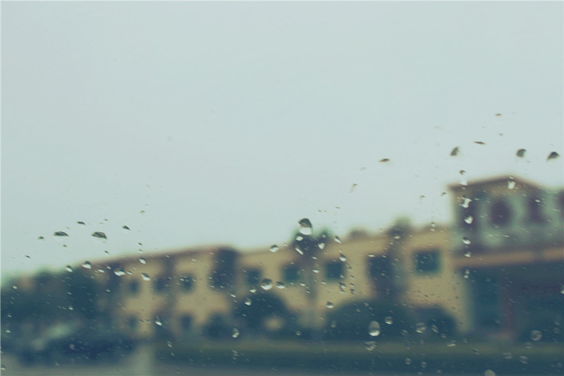 次日清晨 下着毛毛雨 刚好可以观赏到不同的山景和海景.