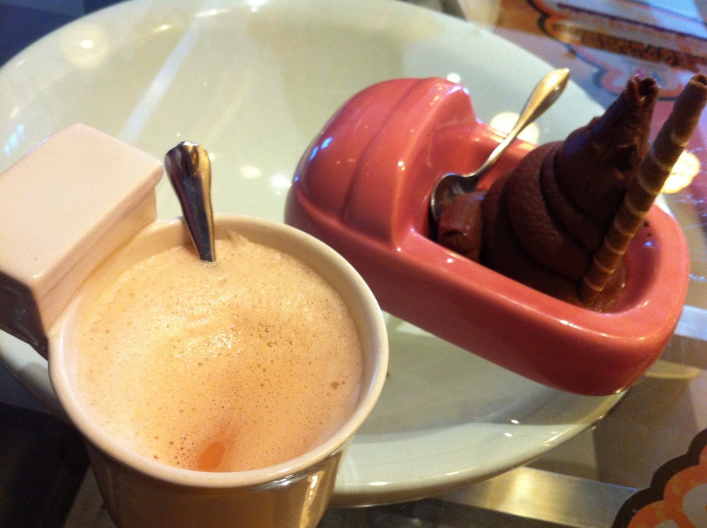 玫瑰奶茶 & 便便5号(巧克力冰淇淋)