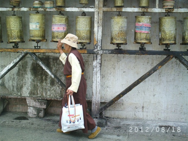 搭车旅行推荐 wKgB3FGKbl-AdqwlAAHjno_BJUs60.jpeg?imageView2%2F2%2Fw%2F600%2Fq%2F90%7CimageMogr2%2Fstrip%2Fquality%2F90
