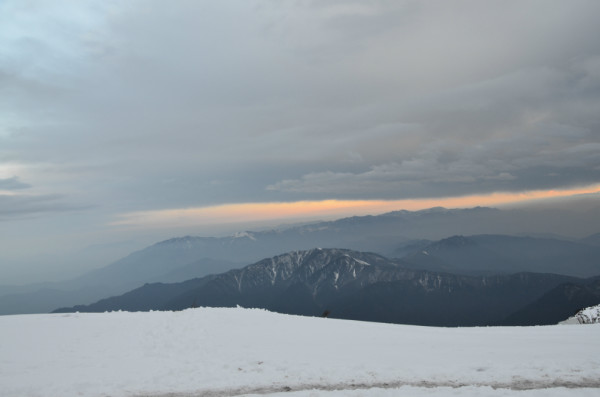 山上美女背影 wKgB3FH-JUOAAMFNAAWCAqHJdWk03.jpeg?imageView2%2F2%2Fw%2F600%2Fh%2F600%2Fq%2F90%7Cimageslim