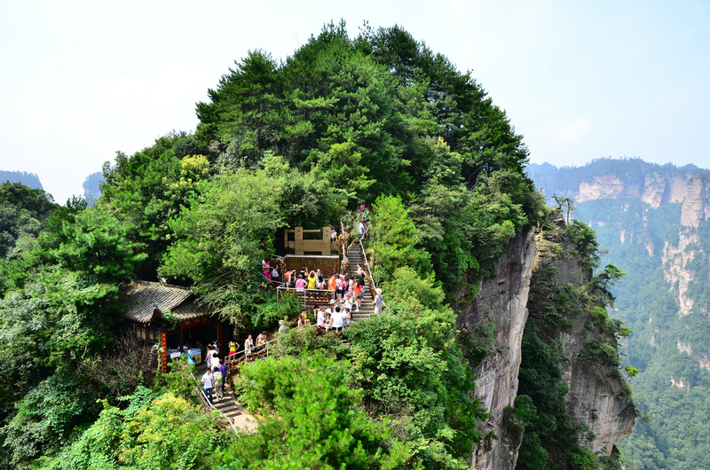 这是袁家界最主要的旅游线路,也是旅游团必到之站.