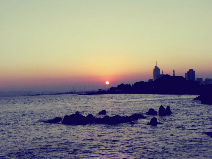 GDP看海_男生看海头像(2)