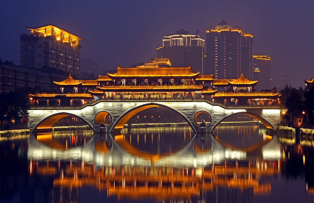 感受一下大年初五的成都夜景