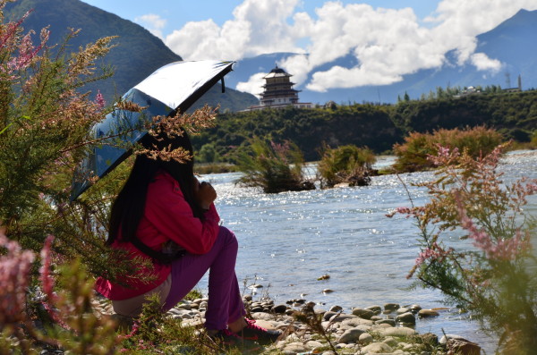 搭车旅行中国 wKgB4lKJlCmAbU5KAAy7wxloyug54.jpeg?imageView2%2F2%2Fw%2F600%2Fh%2F600%2Fq%2F90