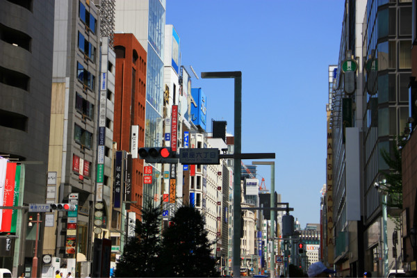日本东京街头人来人往的镜头 wKgB4lJAOfGAcEuNAA2oCOetLj012.jpeg?imageView2%2F2%2Fw%2F600%2Fh%2F600%2Fq%2F90