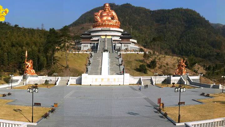 雪窦山是弥勒应迹圣地,奉化是弥勒道场,因此,称雪窦山为佛教五大名山