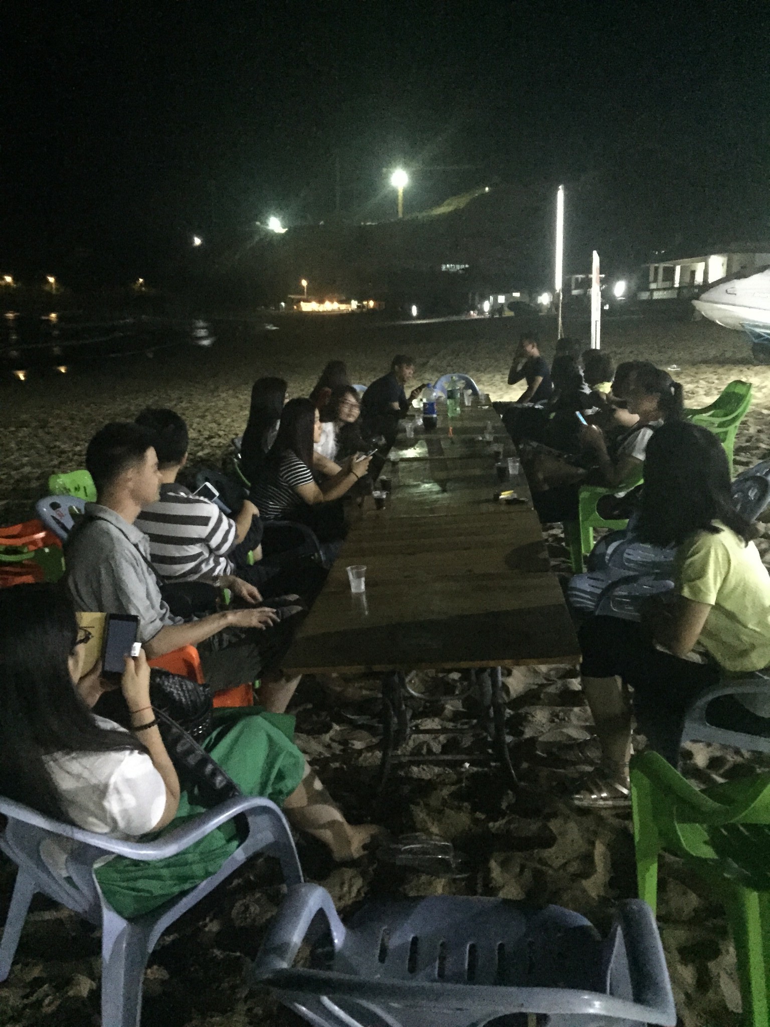 为什么没有泳衣照  旱鸭子的泳衣是用来泡温泉的··· 晚上吃宵夜