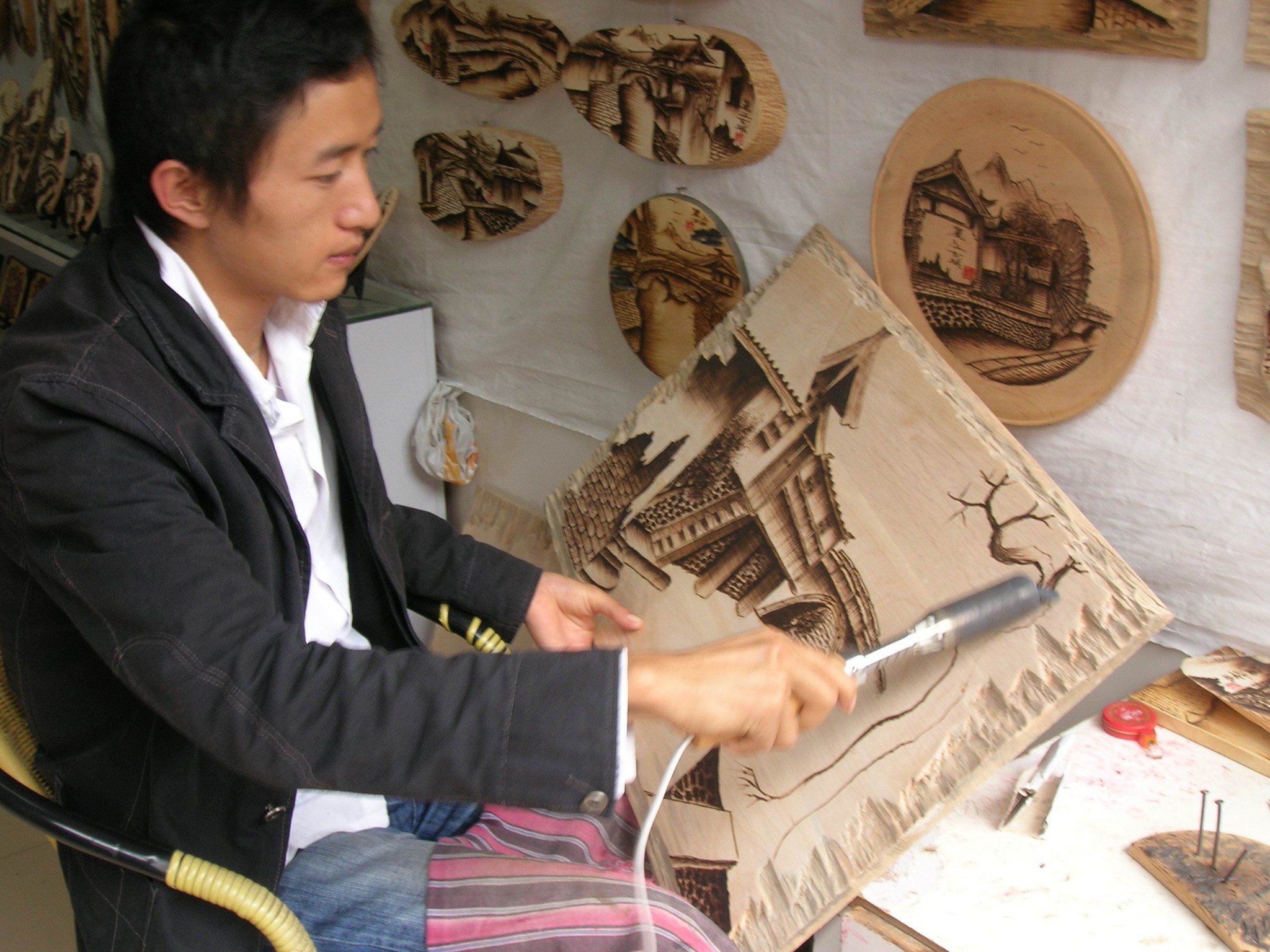 古雷人口钱什么时候拿_钱的照片人民币图片(3)