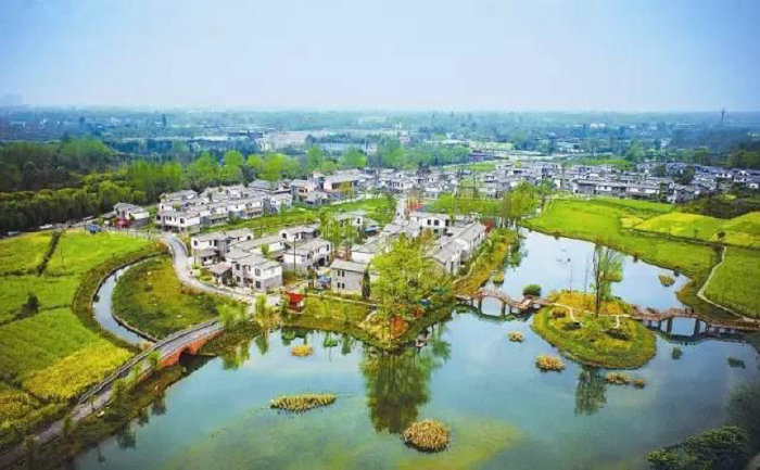 成都周边乡村游,中国十大最美乡村-青杠树村香草湖酷菜智慧农场