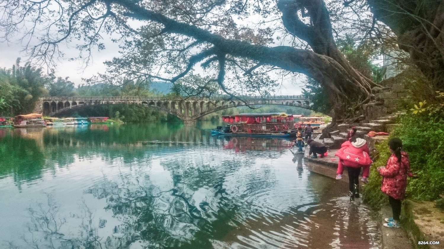 广西 的鹿寨有一个中渡古镇,镇子里面的古建筑没什么,但是码头着实