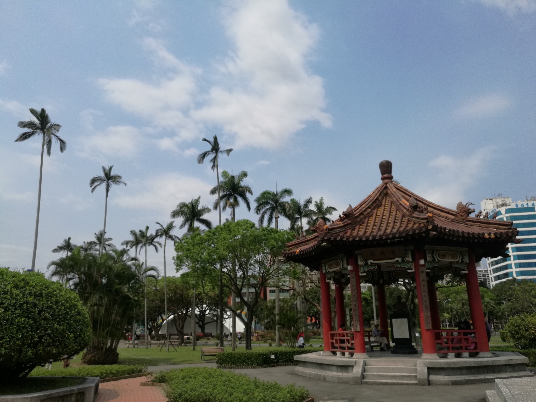 八和平公园 二二八和平公园总面积约为71520平方米,原称为台北新公园