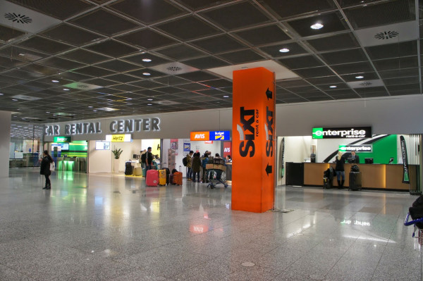 德国法兰克福机场租车记