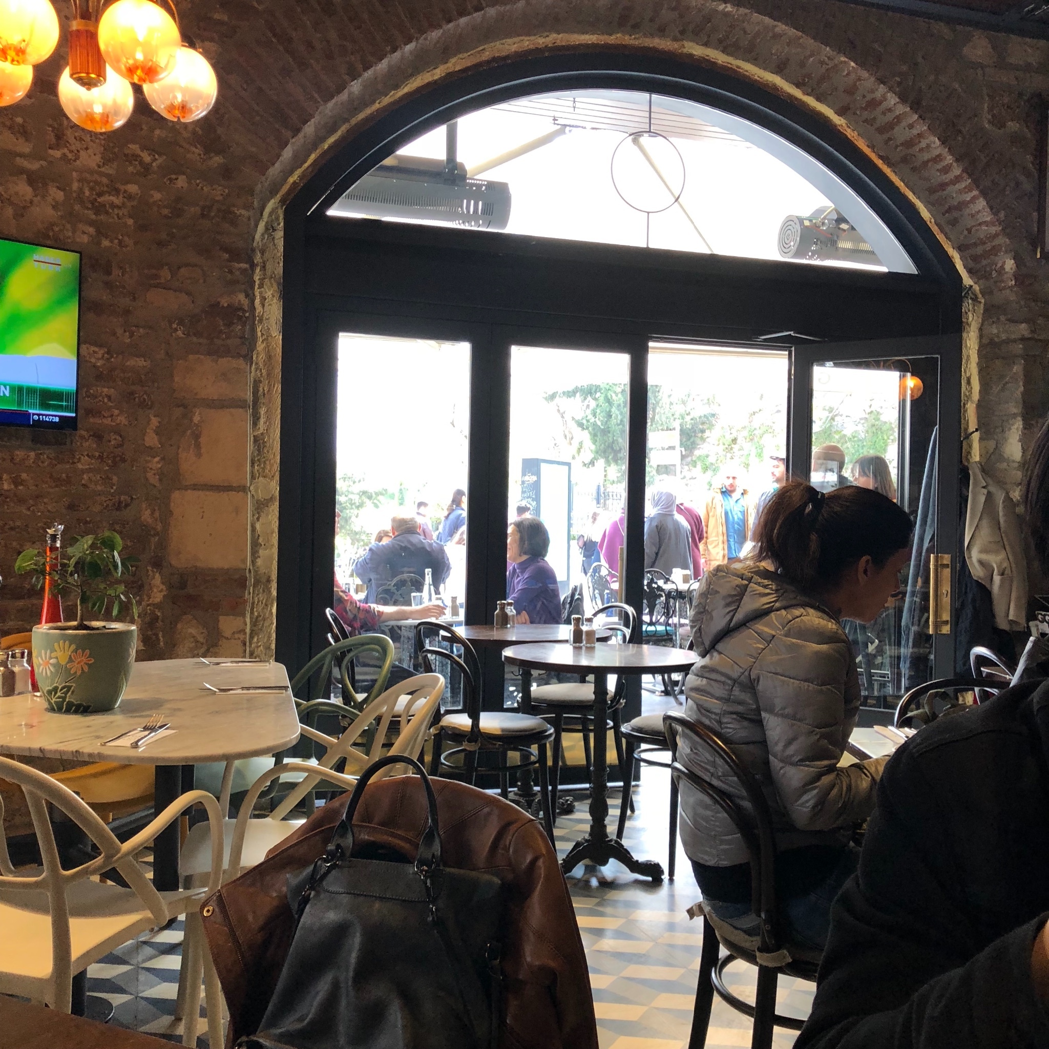 大榭街道gdp_夜晚街道图片(3)